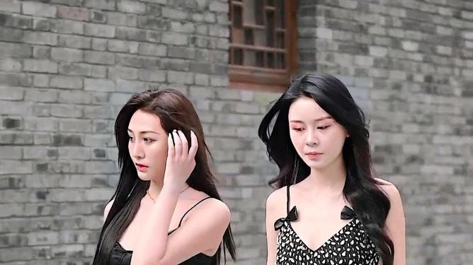 笑话：女子问老公：为啥好多男人的老婆都很漂亮，而那些男人还要出去沾花惹草？她老公