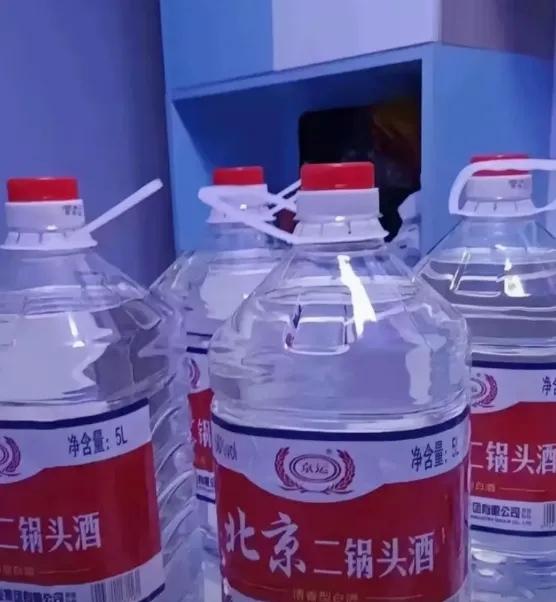 钓鱼回来，给我妈买的水