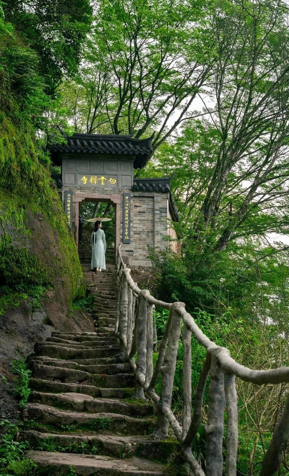 我二叔家女儿昨天结婚，简单到我不敢相信，彩礼6.6万二叔全退，无陪嫁，不接亲，不