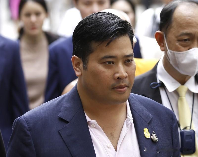 泰国国王为何几百年都不上门泰国国王几百年不上中国门，可不是因为傲慢，而是精明的