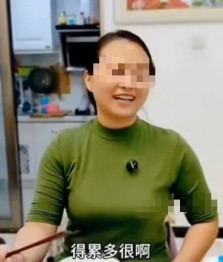 公公跑大车路过儿子家，不打招呼就上门，谁料，儿媳妇看见公公提的东西后说了一句话转