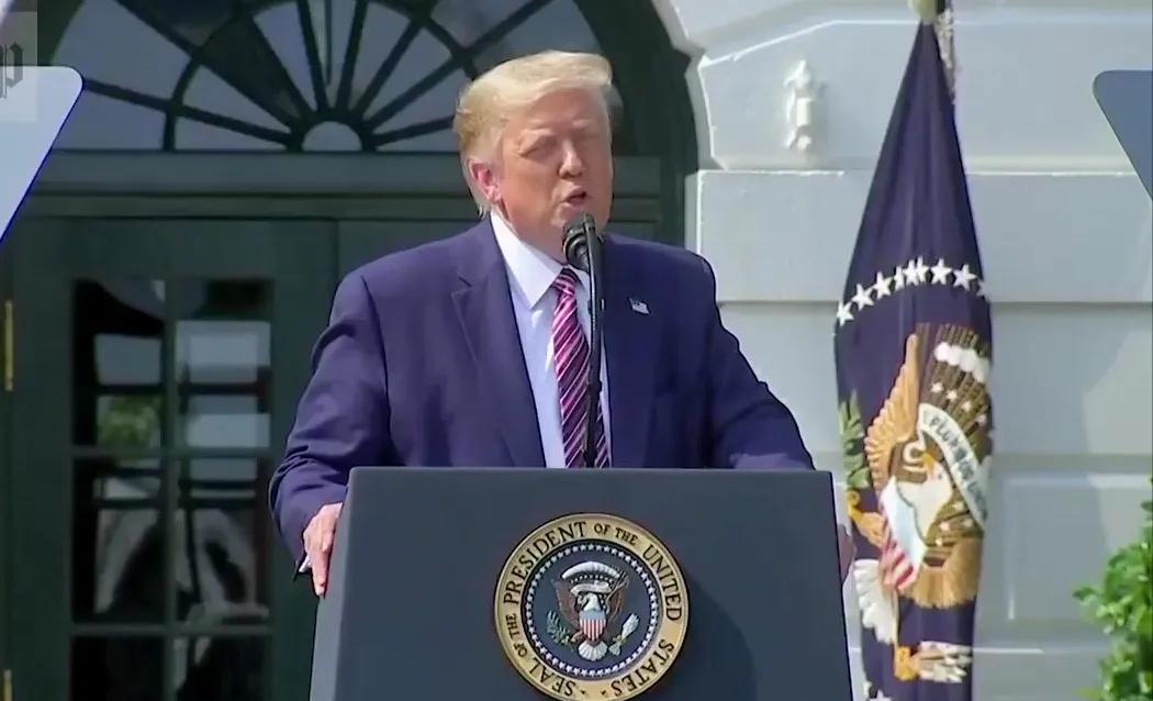 特朗普训斥：有本事，你们要么宣战，要么闭嘴，不要关着门闹情绪，不要自以为是，狂妄