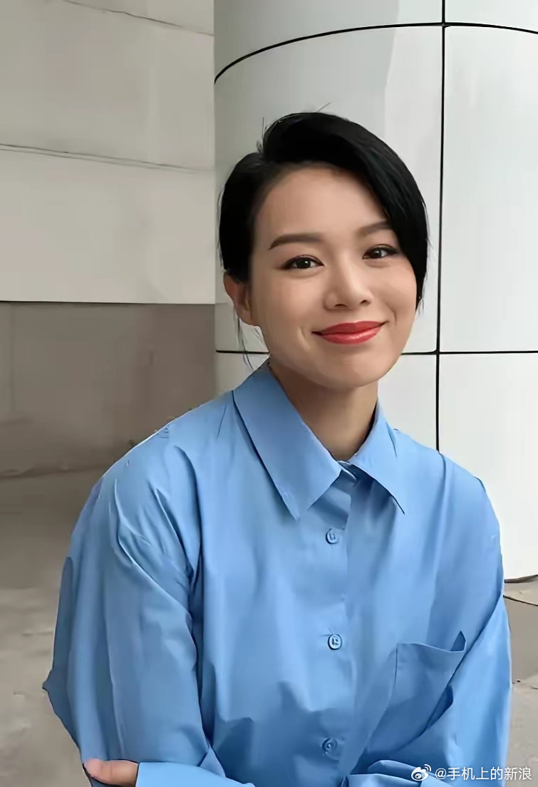 【胡杏儿谈李施嬅车崇健感情状况】胡杏儿回应李施嬅是否与前男友复合10月25日据