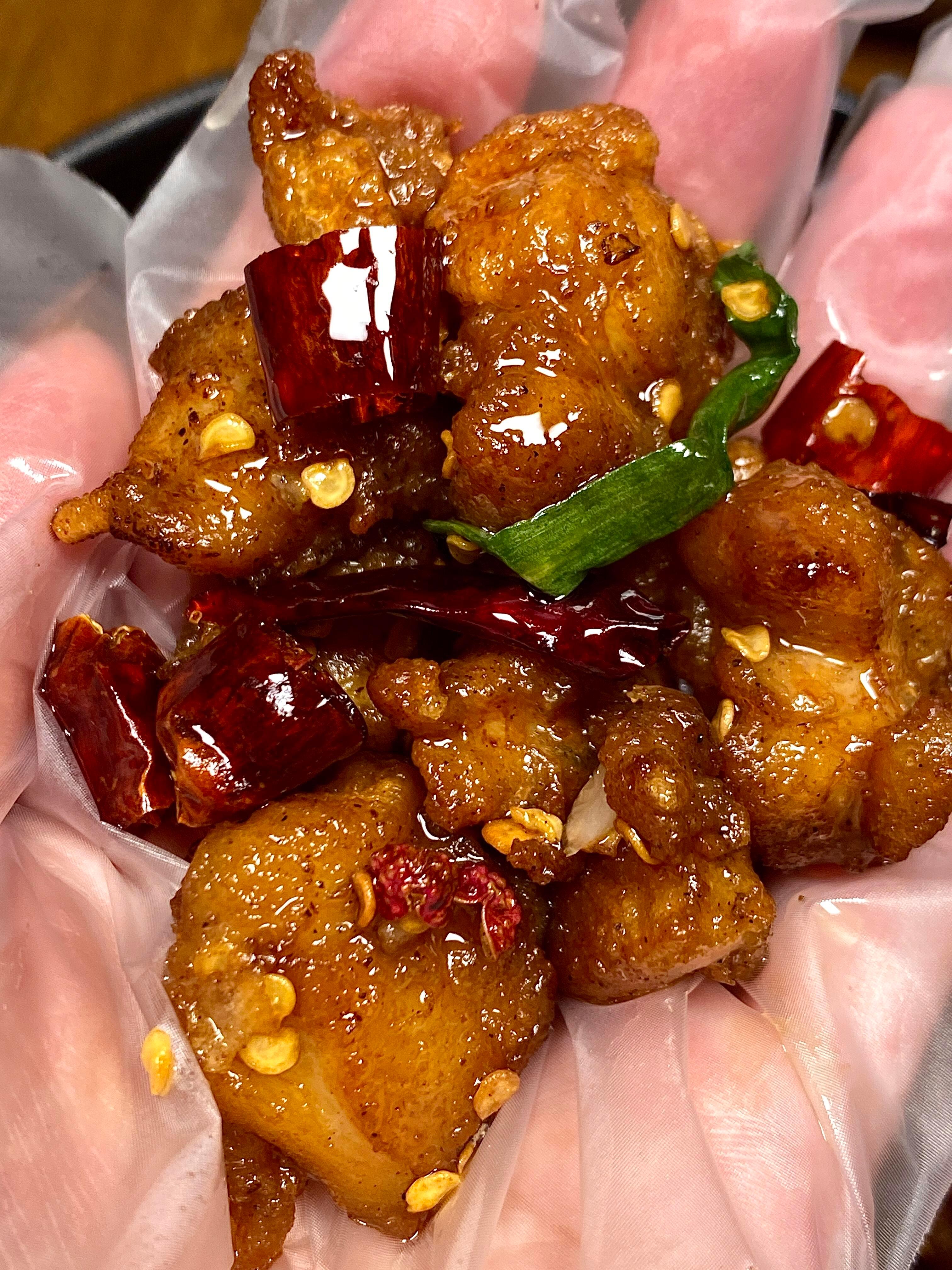 在闺蜜家吃过一回，被惊艳到了！！分享巨好吃的辣子鸡丁！鸡腿肉外酥里嫩，麻辣鲜香，