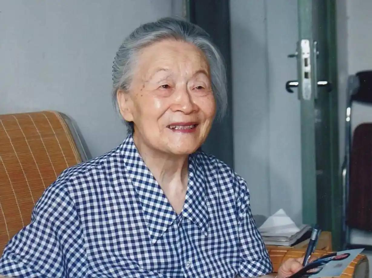 狠狠记住奶奶说的，老规矩:1、去约会，别吃萝卜。2、找男朋友，找鼻子大的