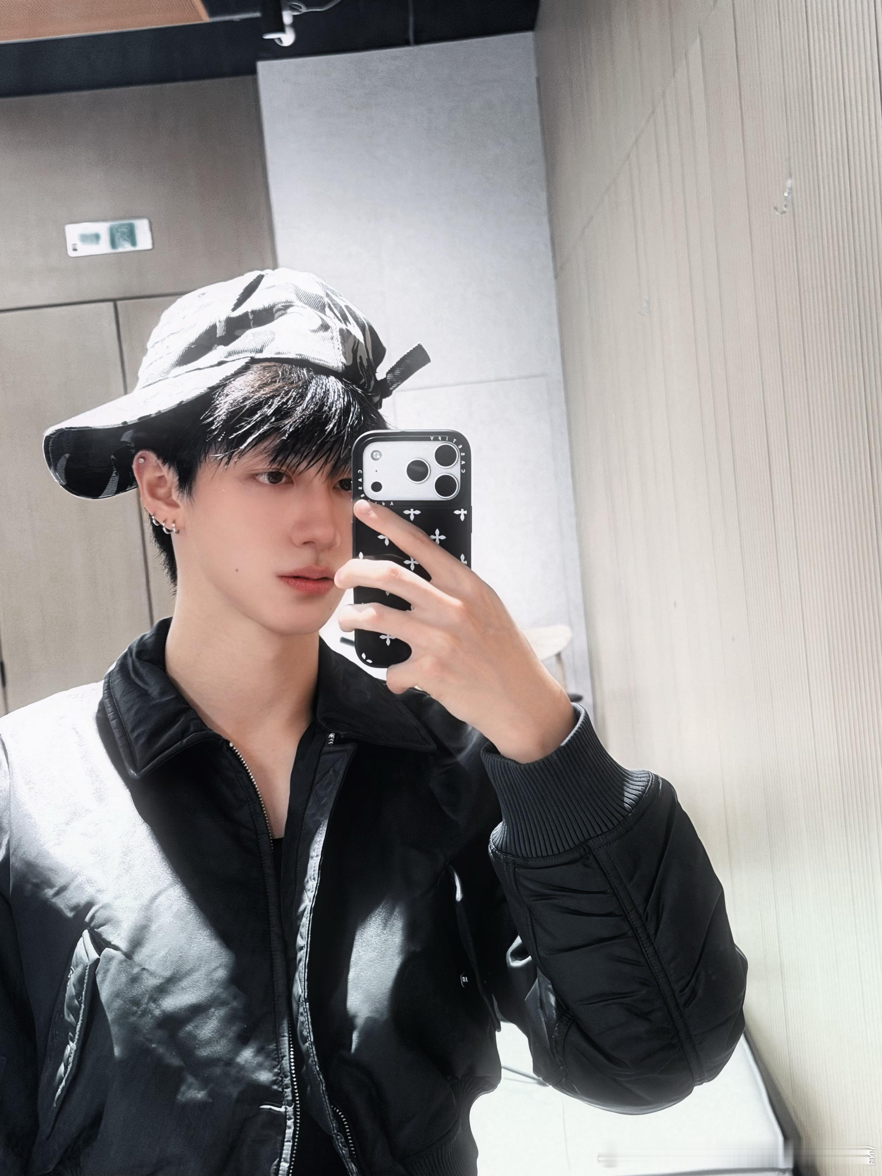 这张咋这么呆萌