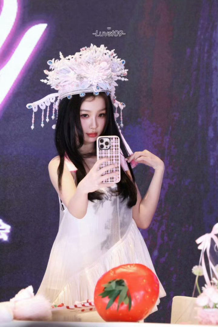 虞书欣晒签售会plog全程都很美萌的小宝宝