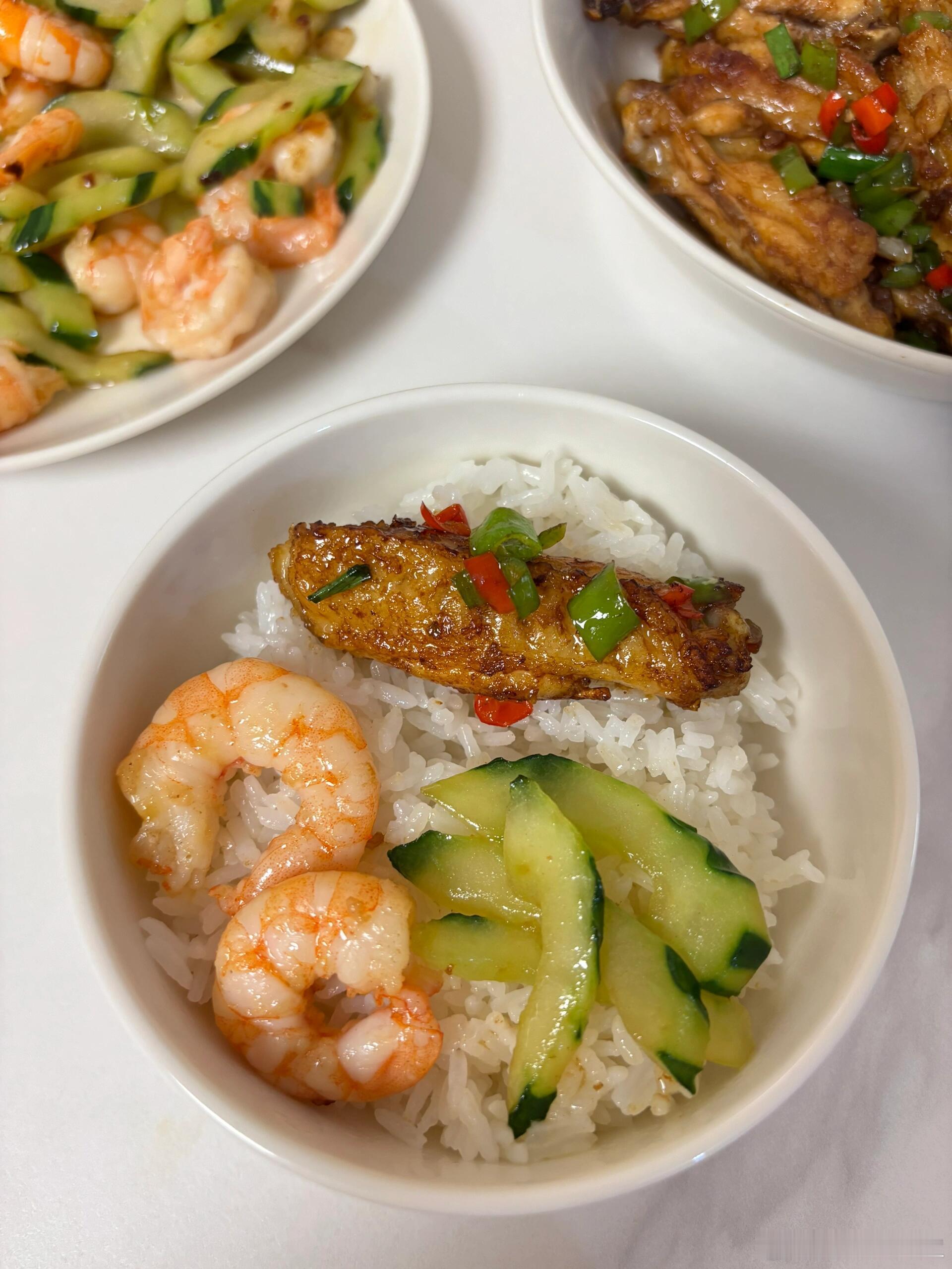 今天的饭🍚香辣鸡翅黄瓜炒虾仁​​​