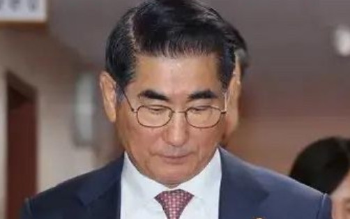 首尔中央地方法院主审法官不顾执政党强烈反对，将于26日释放前国防部长金龙显