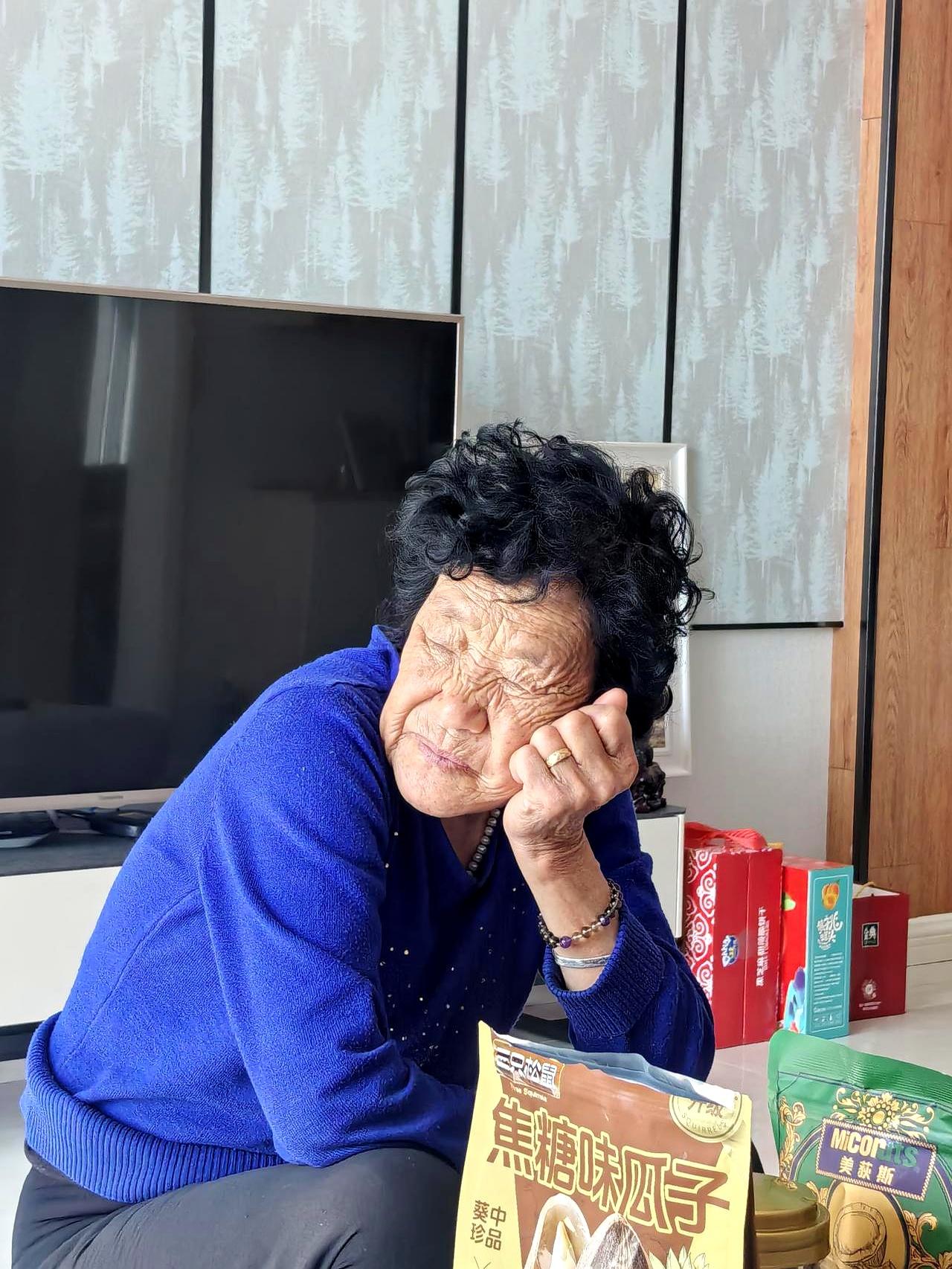 大年初一，我让75岁的婆婆一句话给整笑了。那天上午就我俩吃饭，她问我放假咋不出