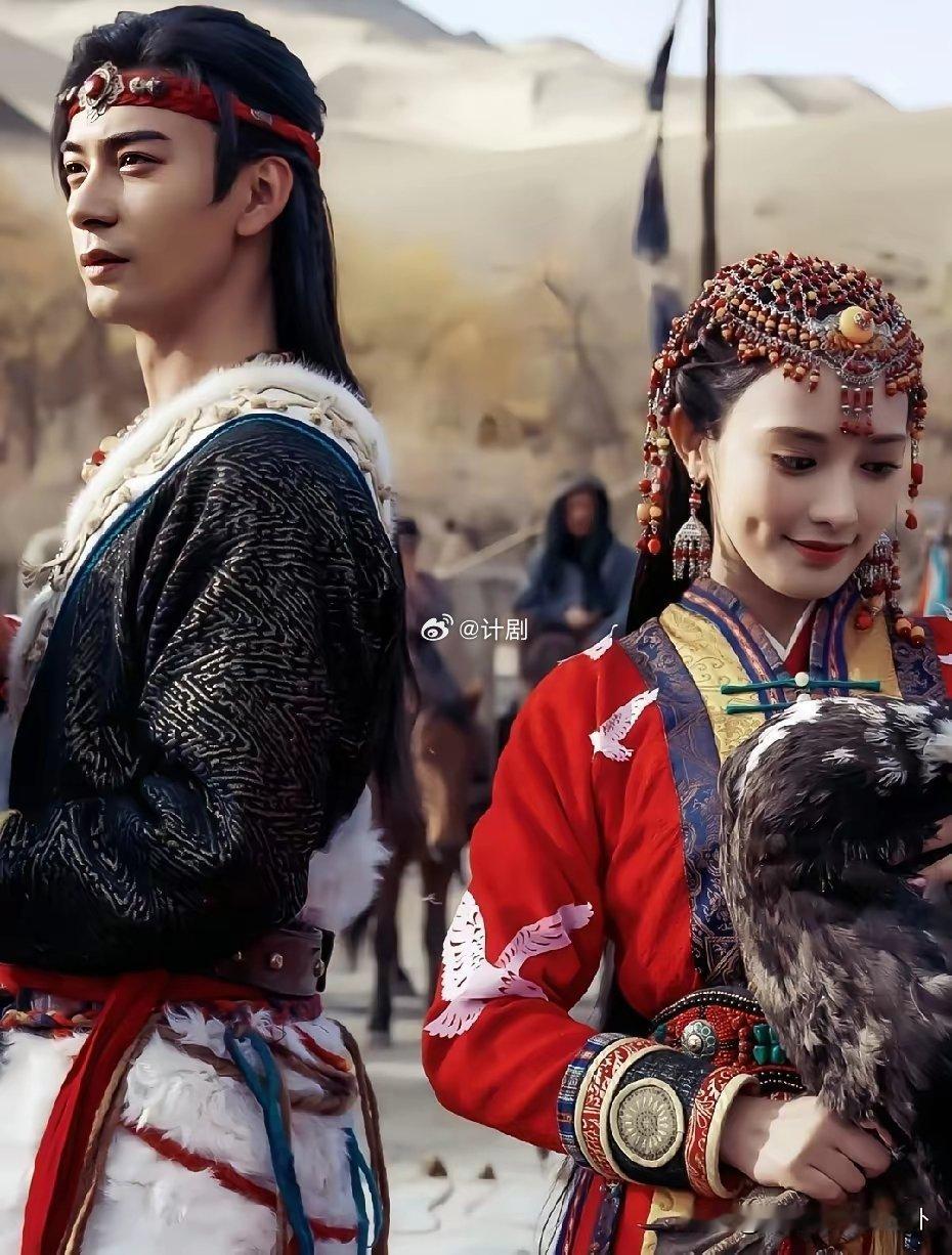 当初，有多少人是因为《东宫》这部剧而认识的陈星旭和彭小苒？不骗人的说，我其实就是