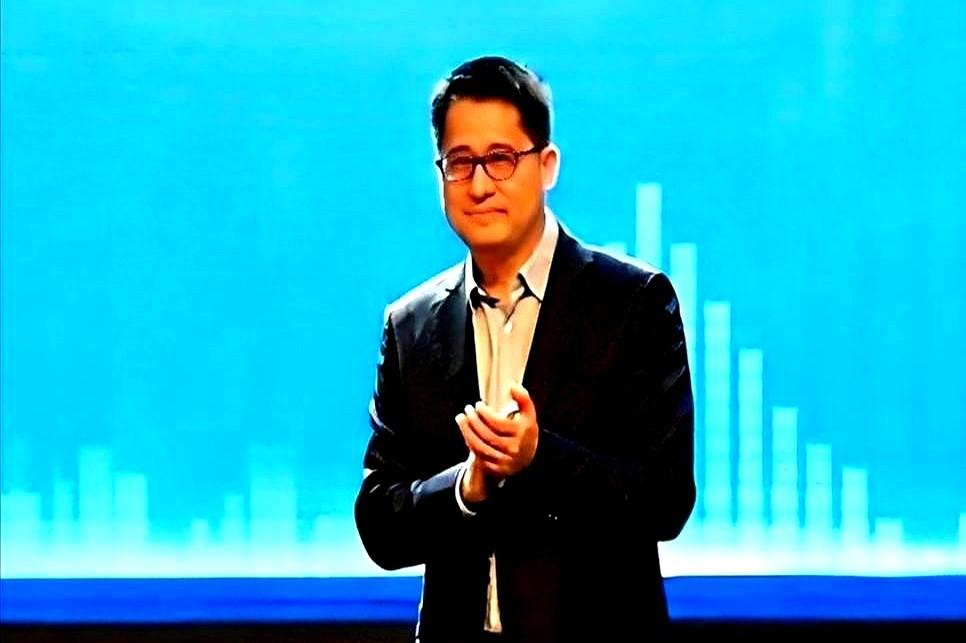 孙铭徽这手“职场阳谋”，直接把广厦队架在了火上。合同一到期，他一句话没说，就