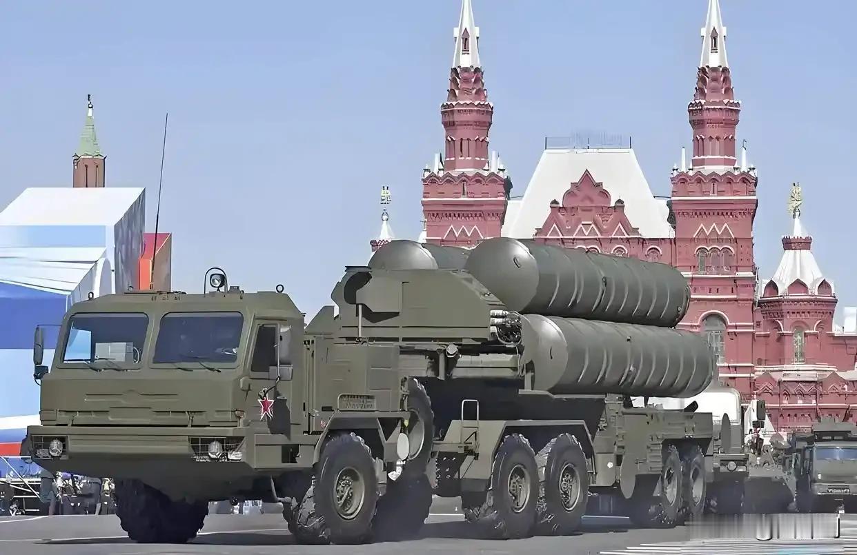 俄罗斯S-500防空系统堪称新一代防空“巨擘”，优势极为突出。它拥有全域拦截的卓