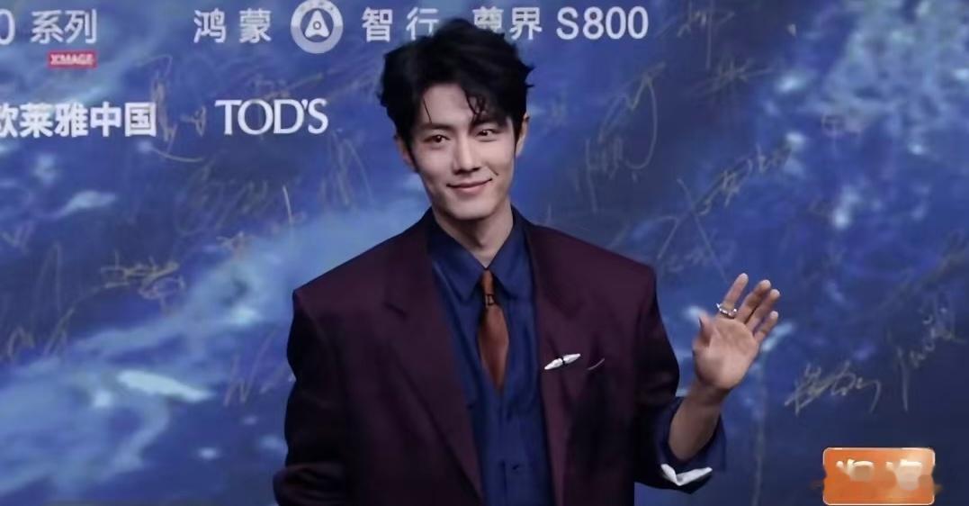 2026年微博之夜肖战再次封king。三封了。怪不得台下粉丝“烧开水壶”，尖叫不