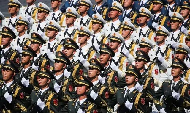 官宣了:9月3号天安门将举行盛大阅兵！共和国的每一次阅兵，我都会看得热泪盈眶。