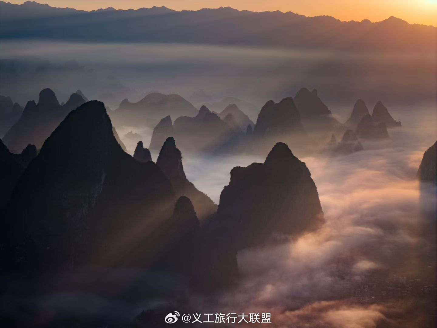 桂林旅行三月桂林好风光，一起来看漓江日出云海吧！徒步漓江桂林·桂林漓江景区