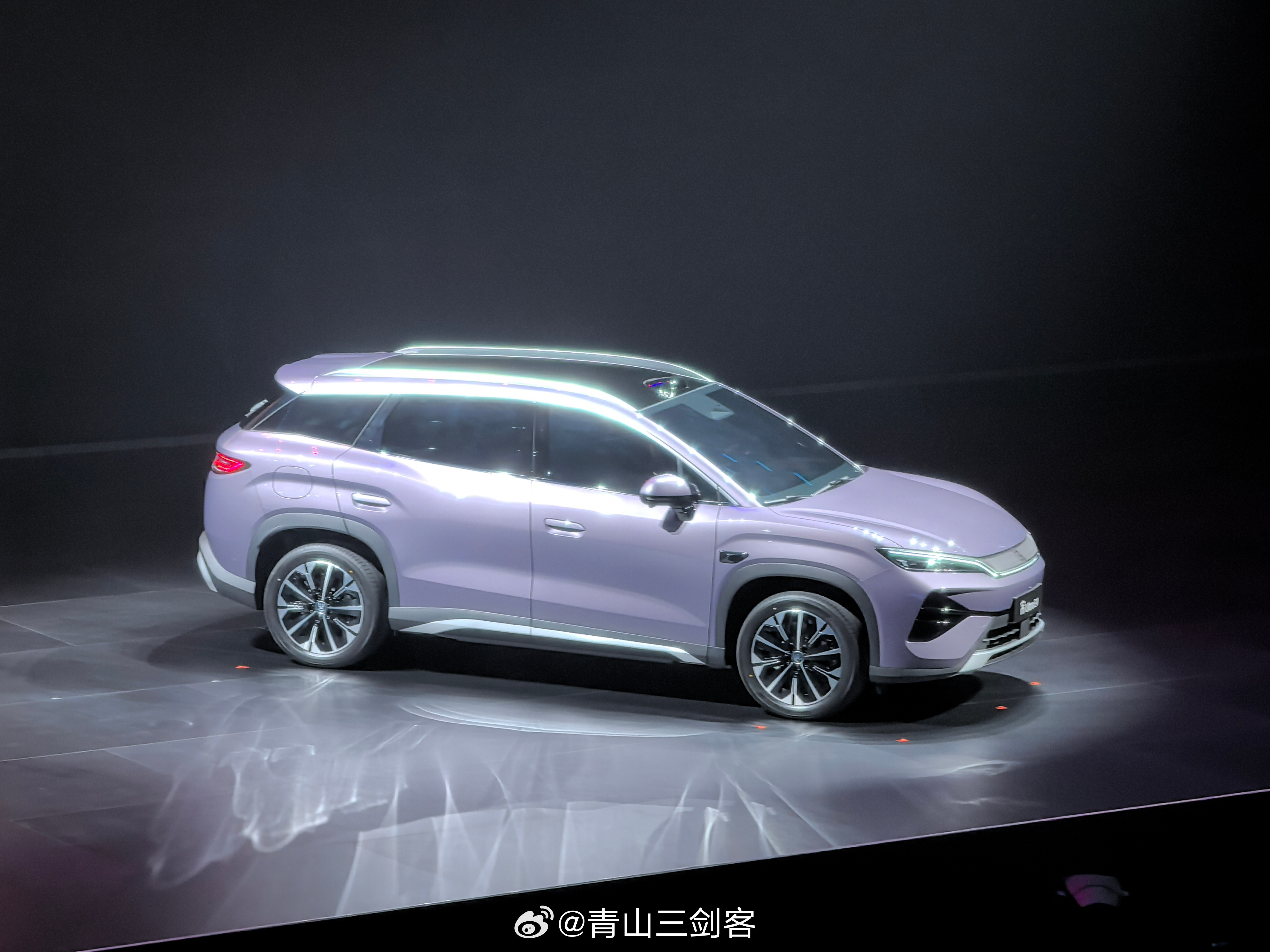 宋Ultra预售15.5-18.5万元关键还能送半年闪充，一共18个月闪充25年