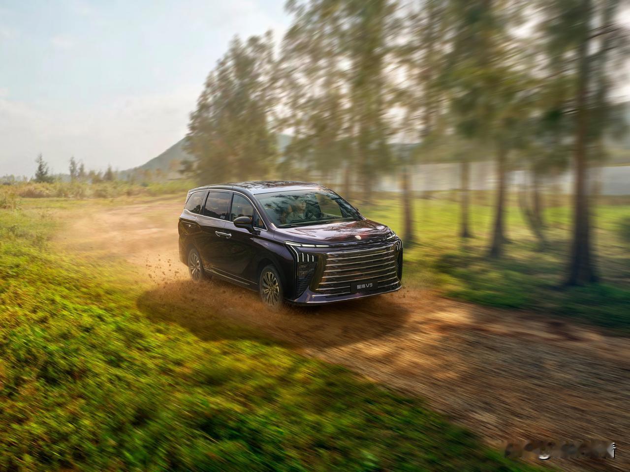 过年搭子选星海！星海V9凭“性价比魔法”卷疯20万内MPV市场过年回家选代