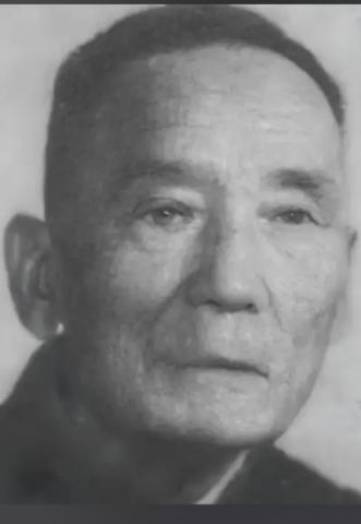 1950年，一份绝密情报摆在了聂荣臻的桌上。他看完之后沉默了很久，因为情报指向