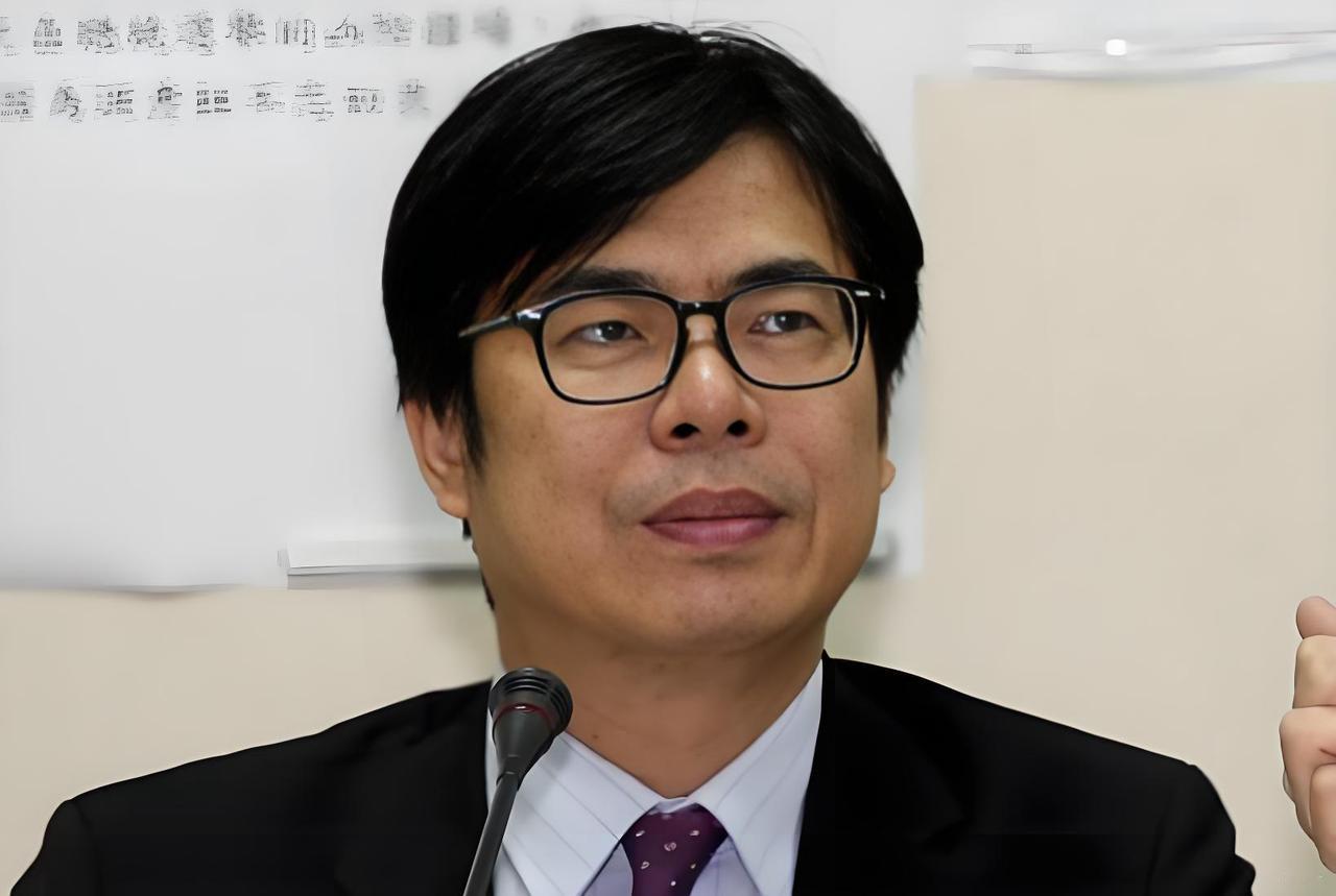 台“绿委”鼓吹台湾人赴日旅游帮助日本“渡过难关”。据台媒报道，邱议莹、许智杰等