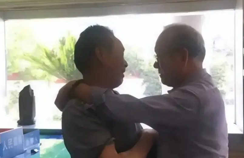 1988年，湖北一男子出于义气，借给朋友5万元做生意，之后，二人接近31年没有再