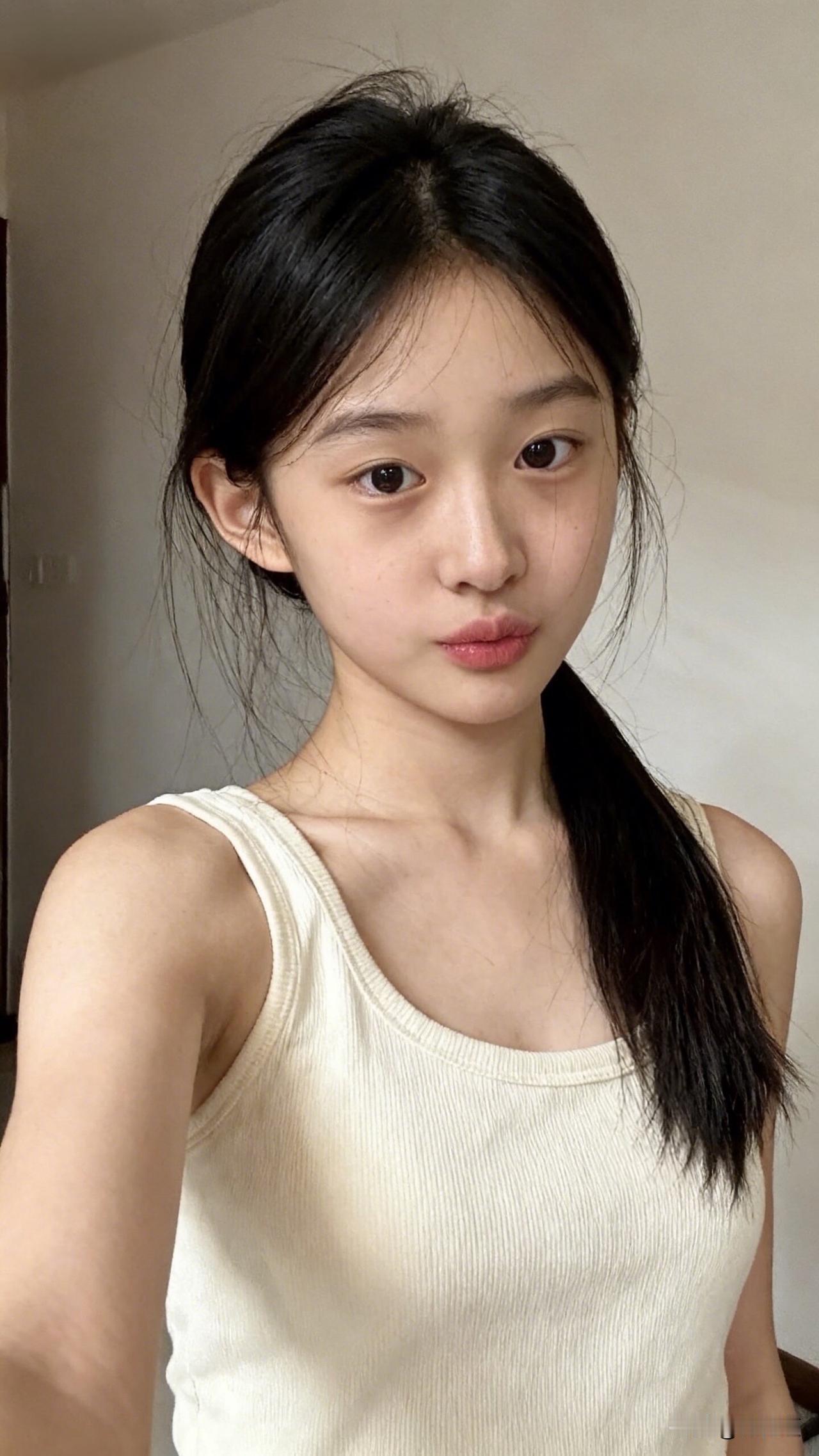 小姐姐一枚[比心]好看哒小姐姐邻家美少女