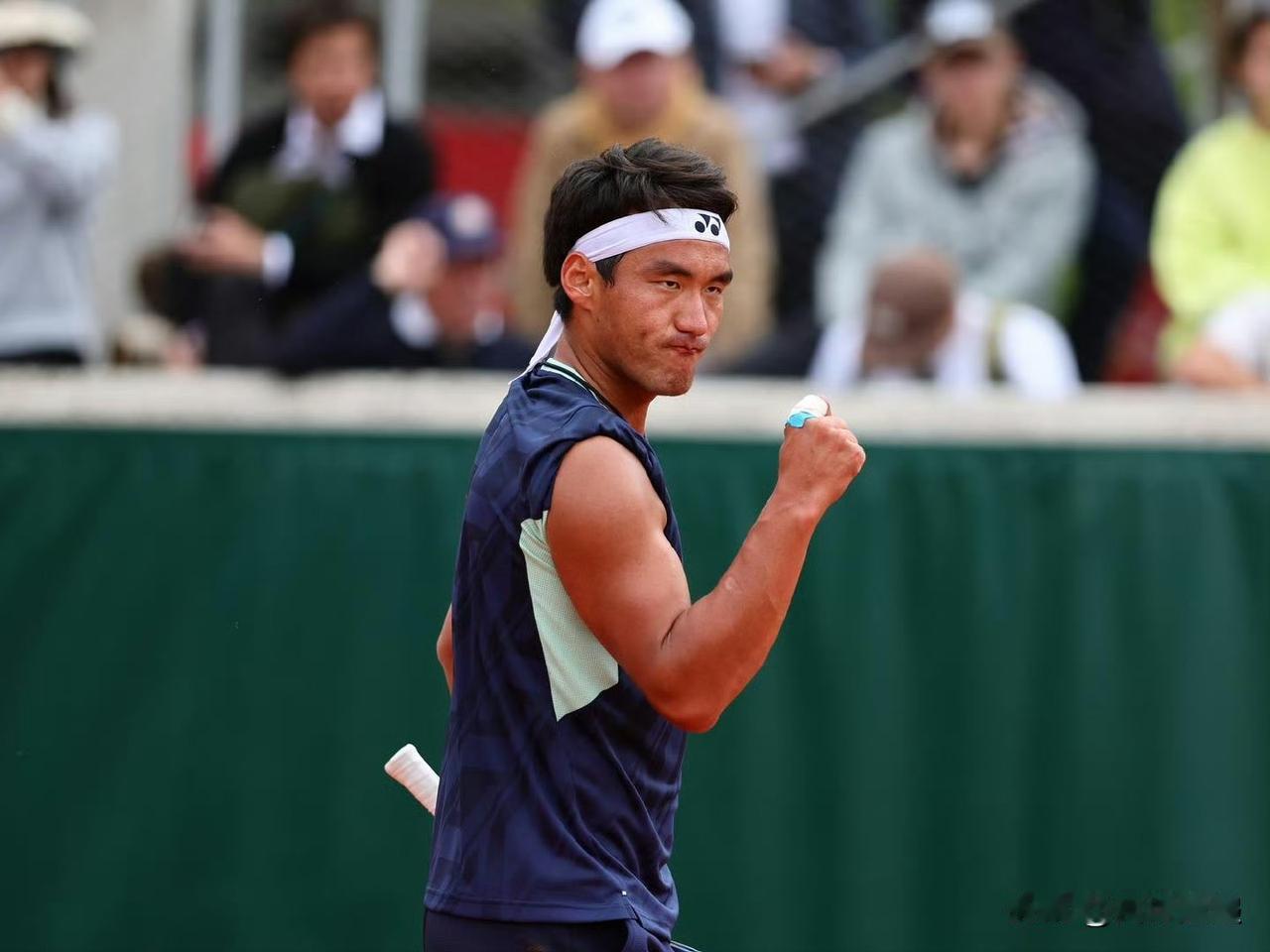 🎾爆冷！🇨🇳布云朝克特横扫12号种子，拿下生涯大满贯首胜，由于科基纳基斯