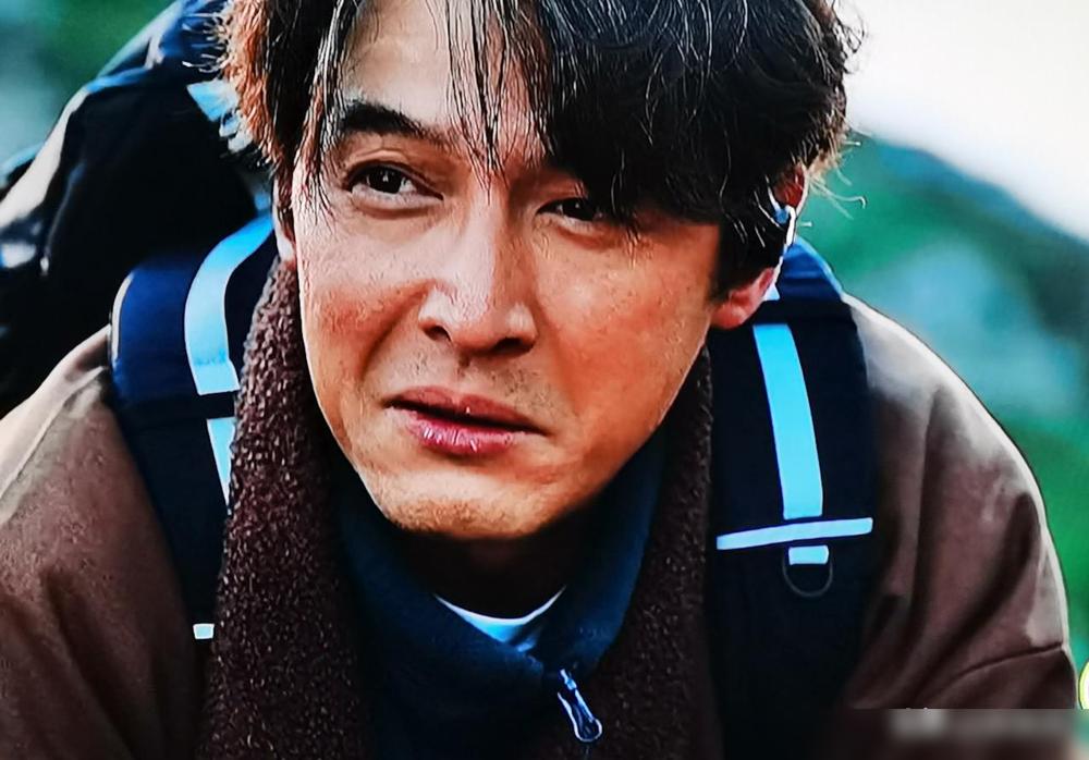 你发现没有？《奇迹》才播出四集，已创造出这两大奇迹了！这剧真的挺敢拍，胡歌在