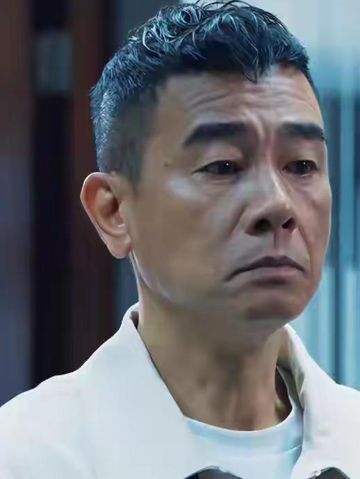 色字头上一把刀！知名女星曝陈小春“猛料”，好男人人设彻底崩塌色字头上一把刀