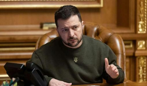 很多人以为是泽连斯基不想投降，实际上乌克兰的结局，早就被西方安排好了，别看泽连斯