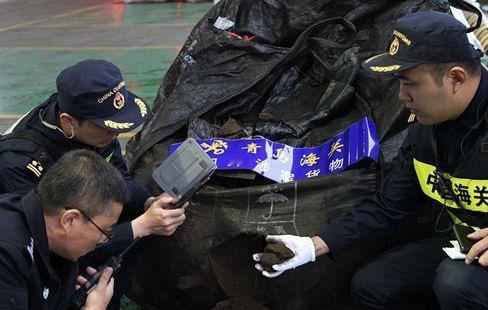 25万悬赏缉拿！台湾走私惯犯露馅，民进党甩锅大戏彻底穿帮今天刷到国台办和威海