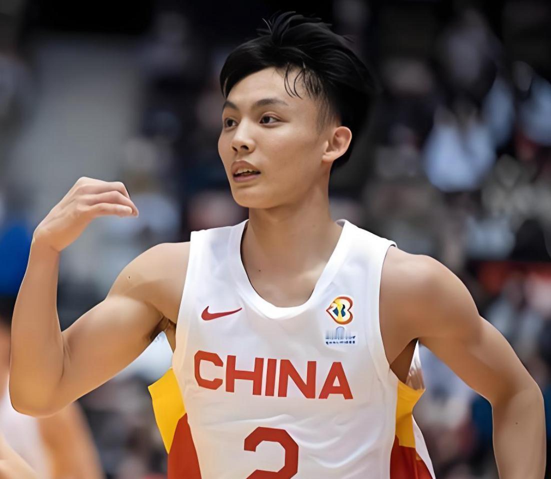 徐杰为何无缘中国男篮大名单？分析，主要体现在三个方面。随着中国男篮集训大名单公