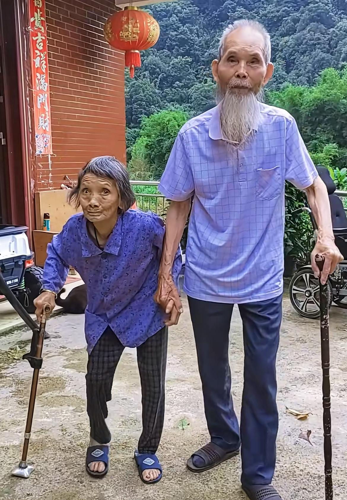 知名网红许华升家庭再传噩耗，距离“酒神爷爷”去世已经有三年了，时间太快了，没想到
