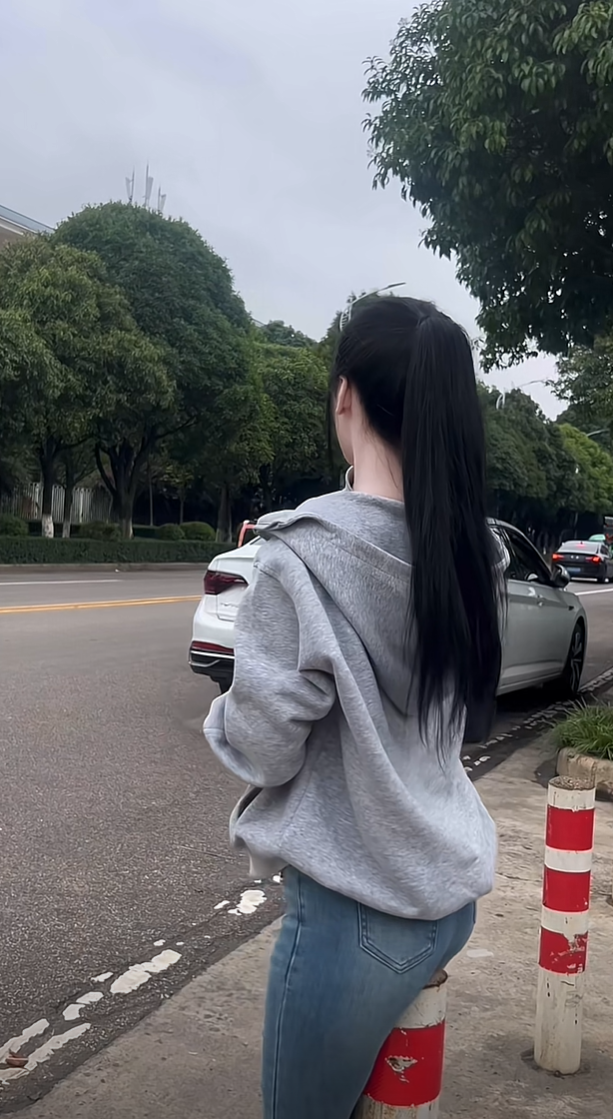 天气闷闷的，是要下雨吗？？？