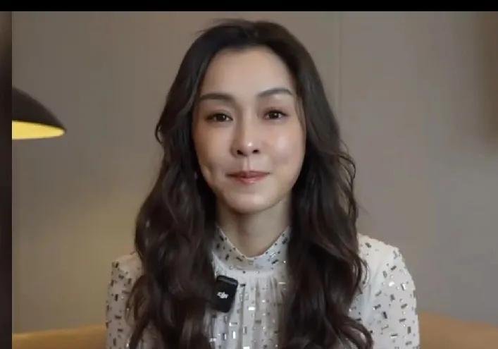 范玮琪谈及去世4个月的大S，称是人生重击。最近舞台表现被批，她自曝近6年至亲接连
