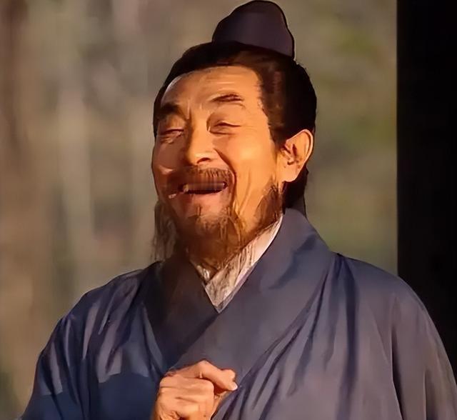 诸葛亮出山时，水镜先生仰天狂笑说了10个字，暗示孔明的最后结局。诸葛亮出山时，认