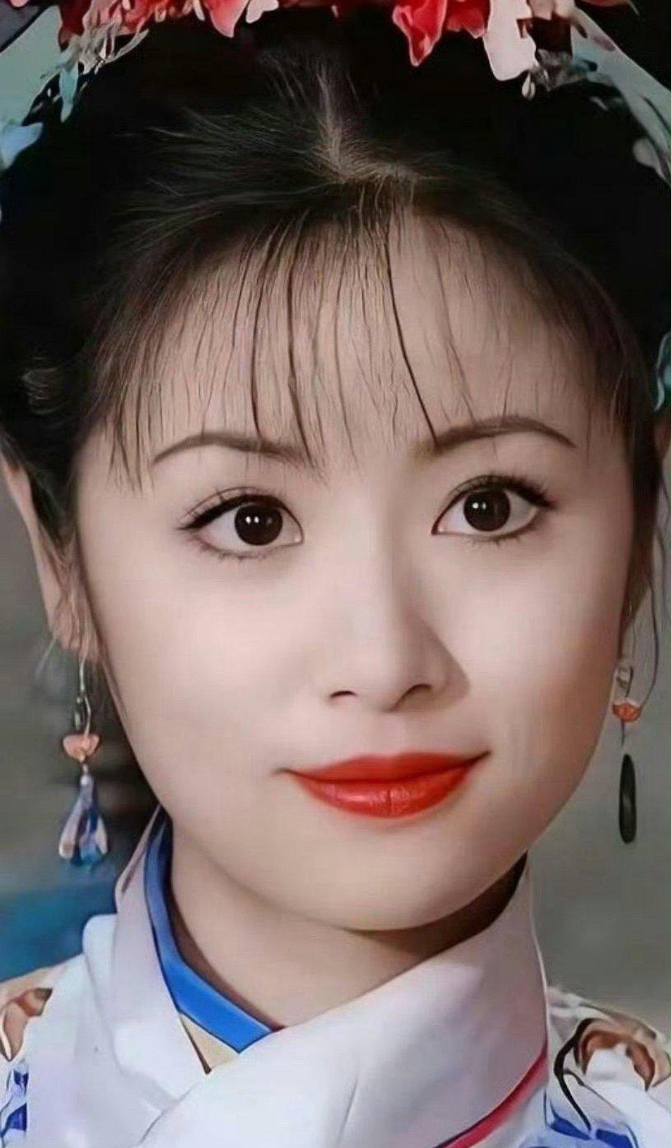 明明都是林心如饰演的，为什么第一部的紫薇看起来就是没有第二部紫薇漂亮呢