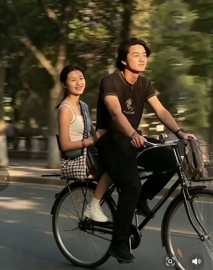 曾经以为40岁是很遥远的事，现在才发现，18岁已经是很久远的从前，你是不是跟