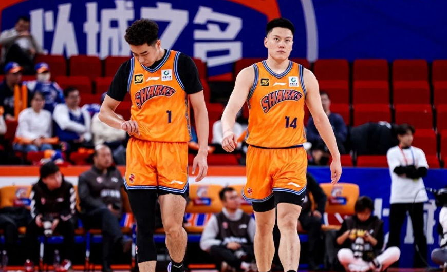 上海男篮结束海外拉练归来，球队整体放假两天，休息过后继续磨合，后续还有几场与浙江
