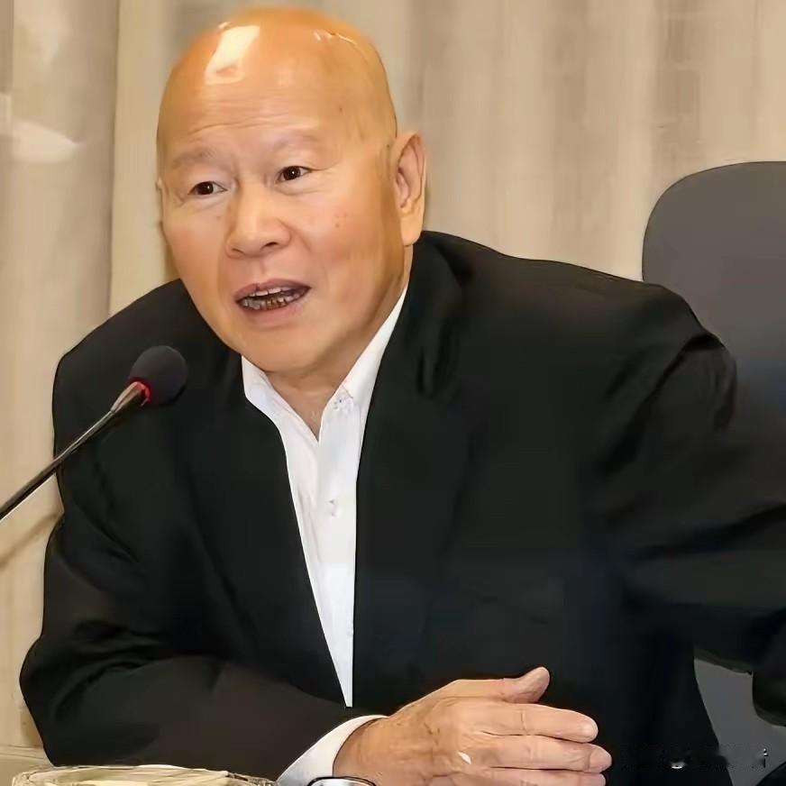 台湾媒体人许信良的“自信”从何而来？我最近看到一则新闻，台湾媒体人许信良竟然