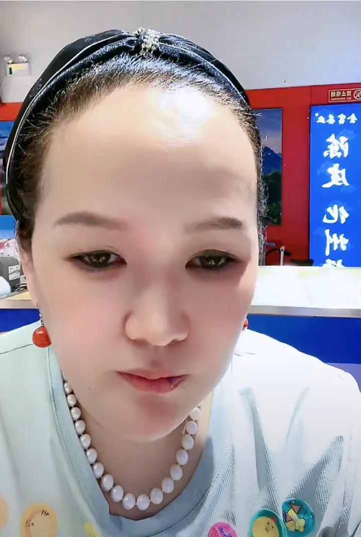 三月今天下午直播，心情不太好！前段时间，三月丹麦一直在外面跑，也做了不少事，