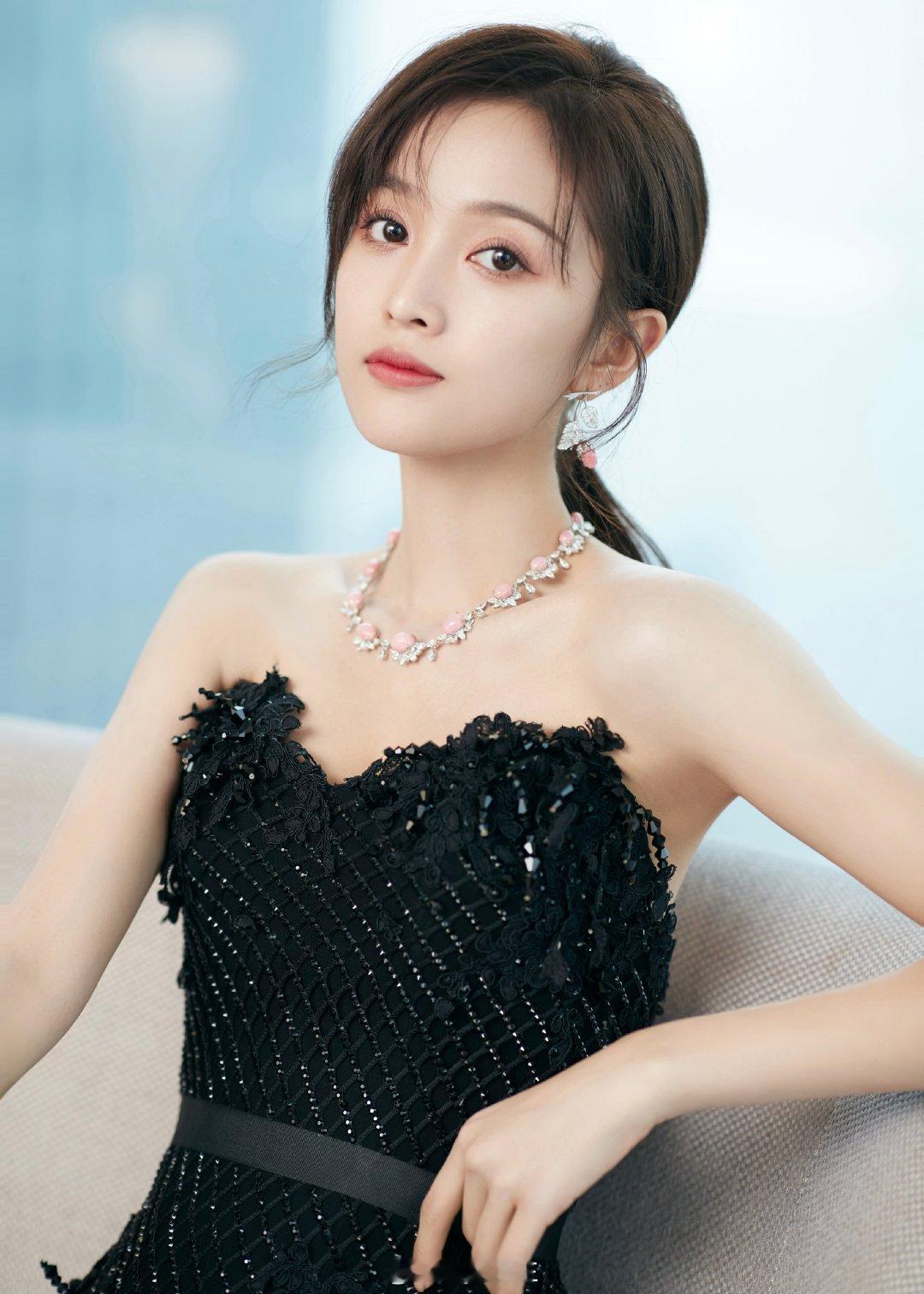 吴宣仪这腿太带劲了🤩​