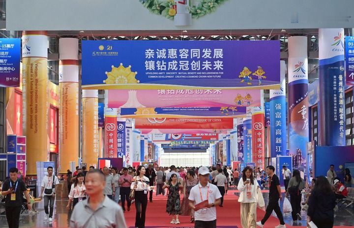 南海底下埋着一座“金山”，全球都知道。这么一大块“肥肉”，中国为什么不急着动刀？