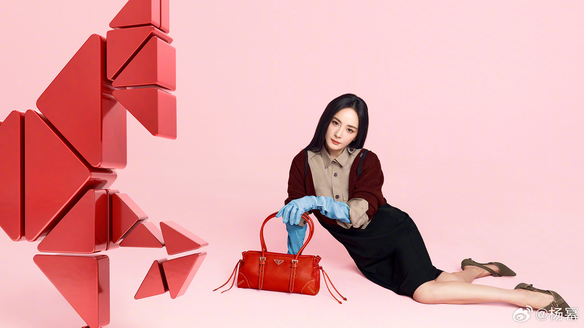 杨幂穿Prada的黑长直女神