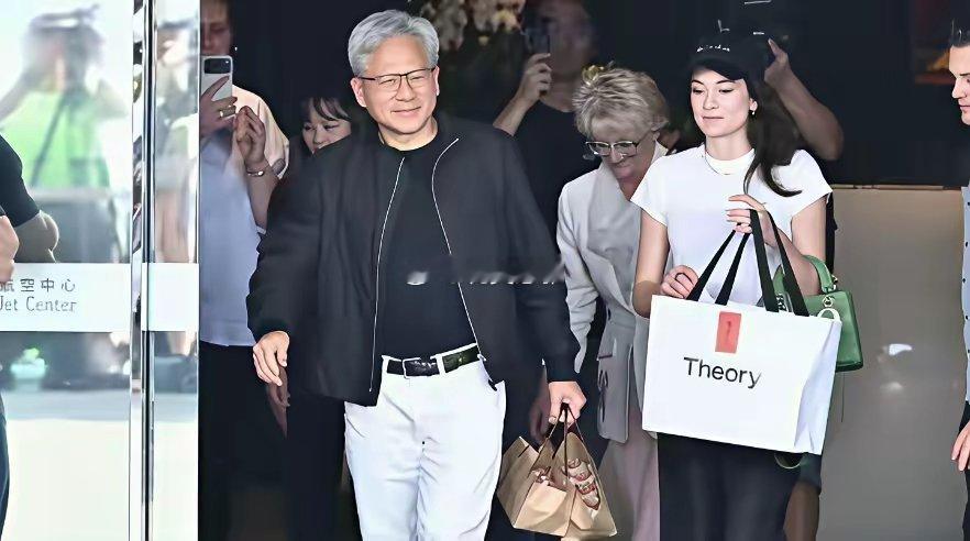 黄仁勋女儿的人生，重新定义豪门富养！拎迪奥逛夜市、当过厨师