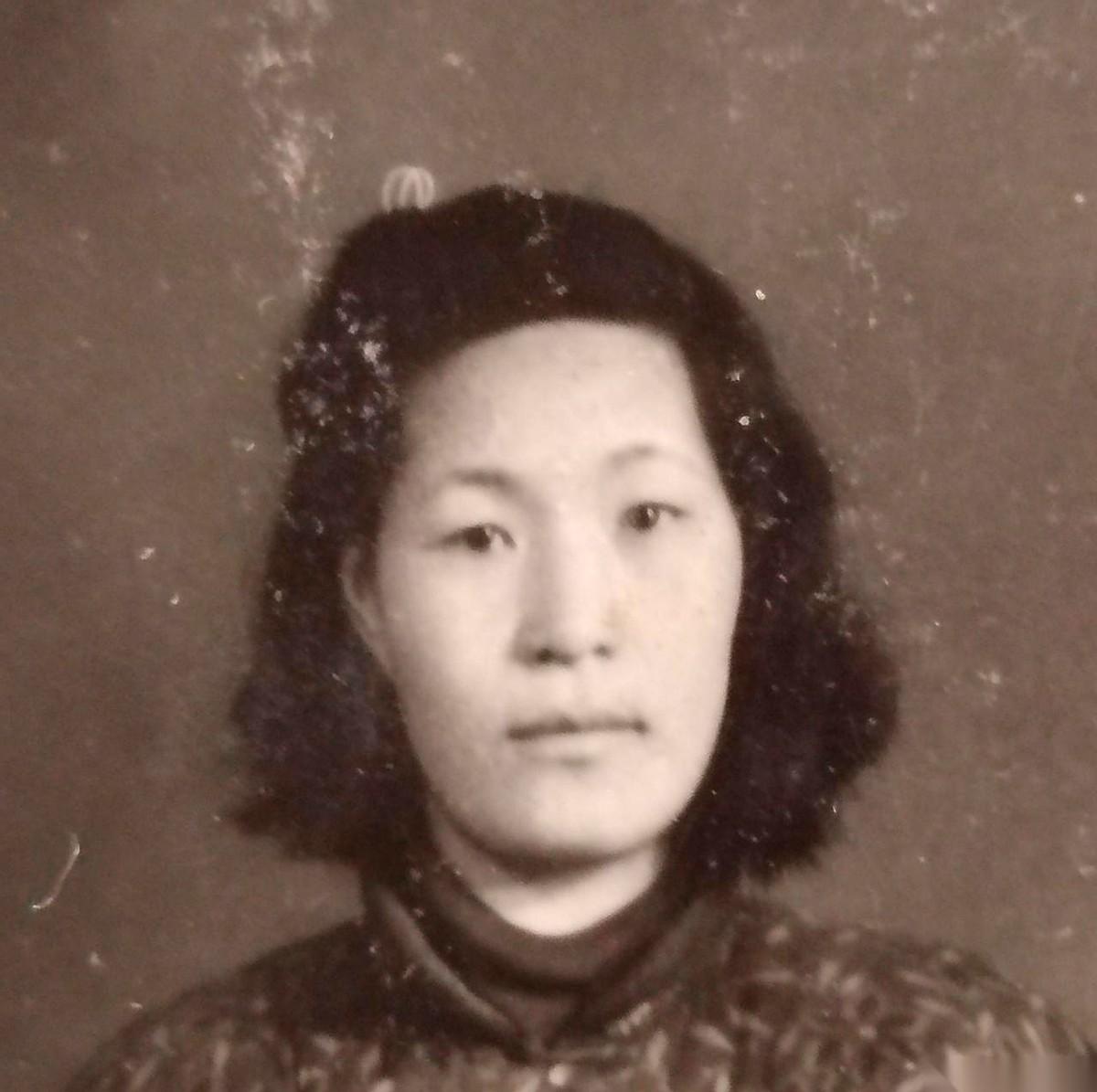 我妈最后一次见我姥姥，是姥姥亲口把她“赶”走的。你听着是不是特奇怪？九几年吧