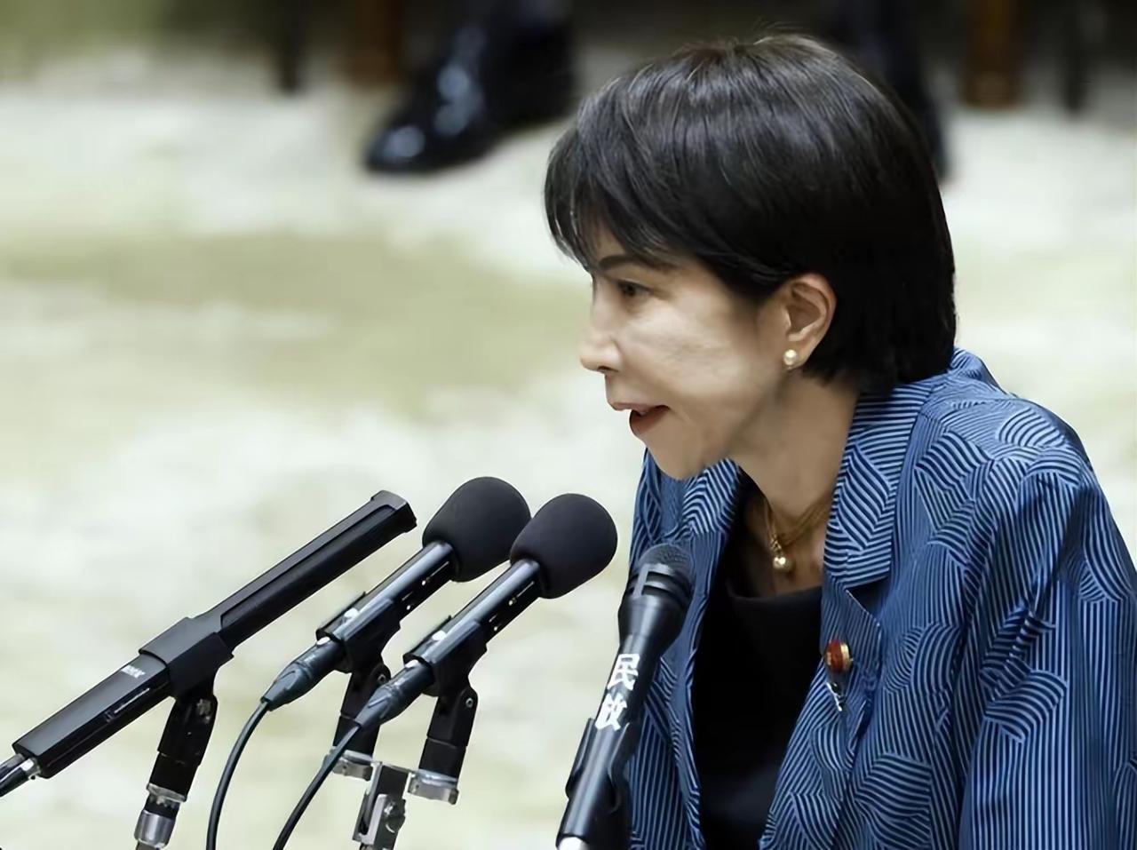 日本政坛这出戏，越来越像一场赌上国运的豪赌。高市早苗一句“出兵台海”的疯话，差点