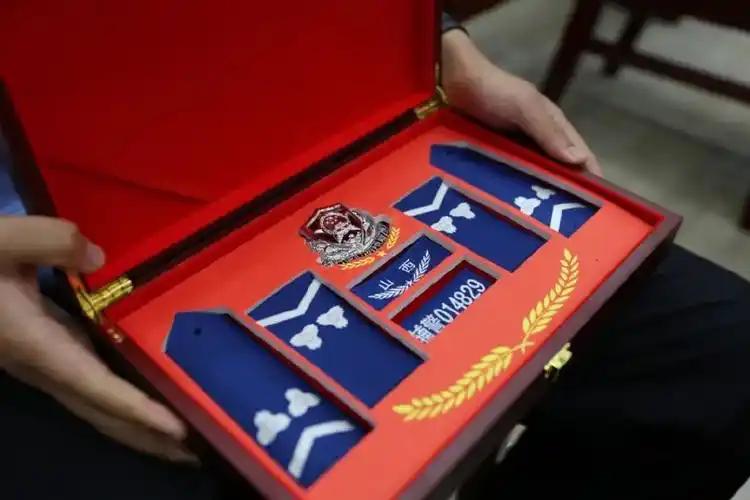 全国辅警层级标志已基本定型，再次重新设计的可能性不大！‌目前全国多数地区已落