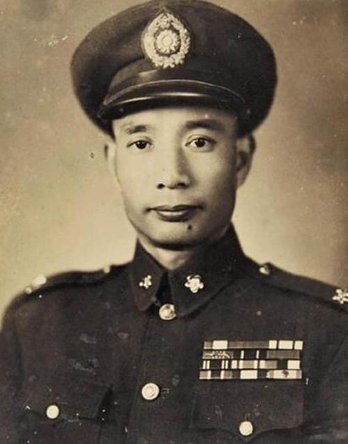 1936年，税警总团长黄杰请张佛千帮忙，说：“我的六个团，有两个团长不大服管，一