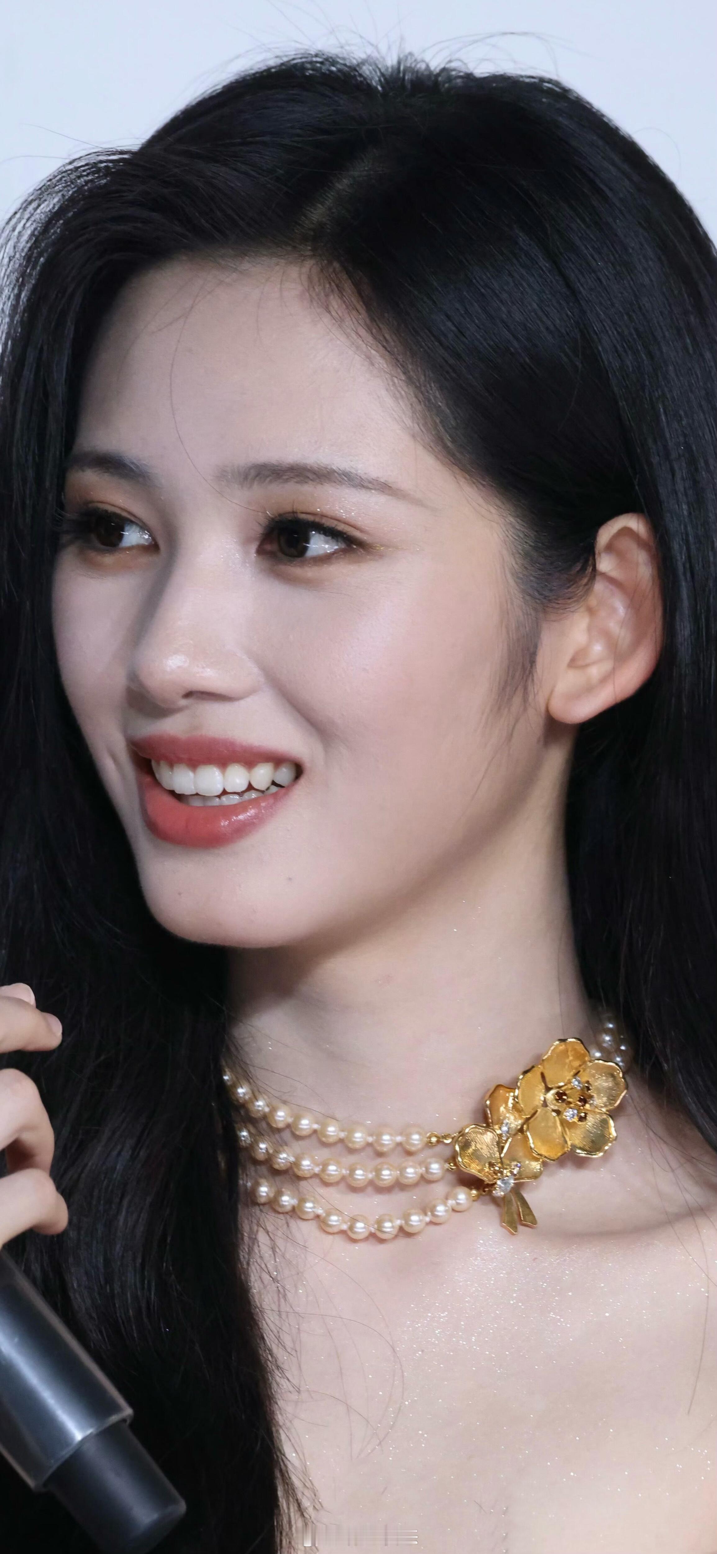 鹤秋干净舒展的笑容气质好绝美的